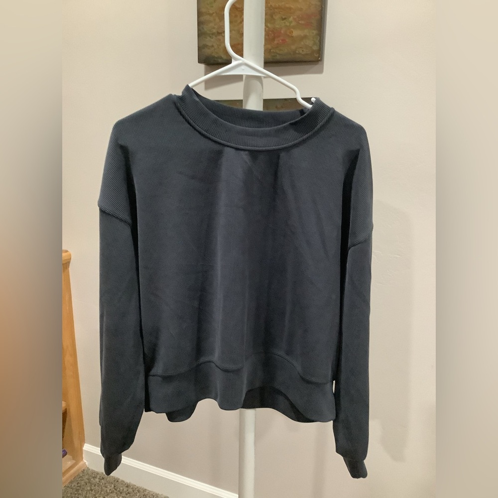Lululemon Perfectly Oversized Ribbed Crop  Crew Size 10 NWT Black